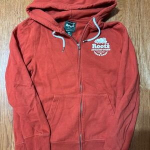 Small women’s Roots hoodie